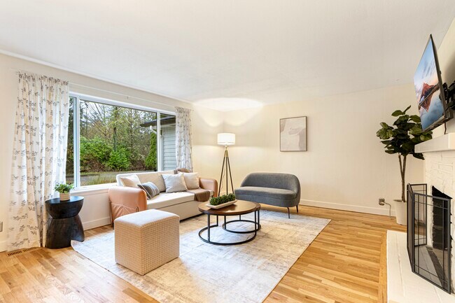 Building Photo - 11641 204th Ave NE