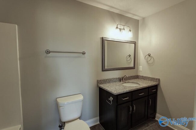 Building Photo - 17212 Stonegate Dr