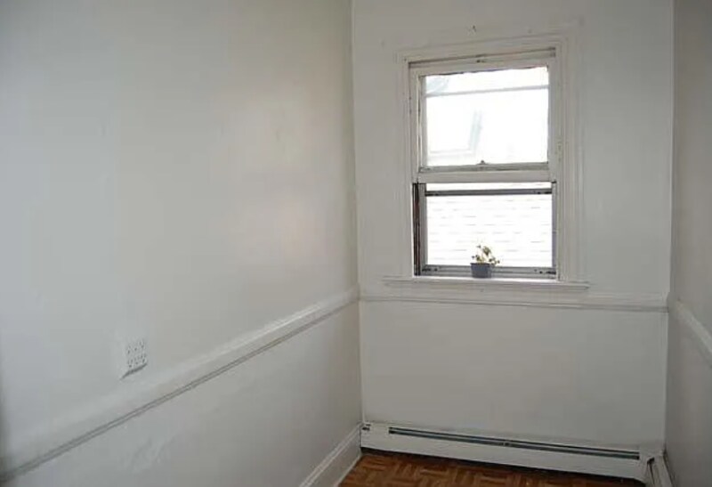 Building Photo - 351 Thayer St