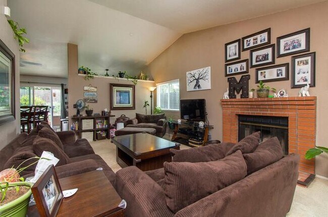 Building Photo - 1258 Browning Ct