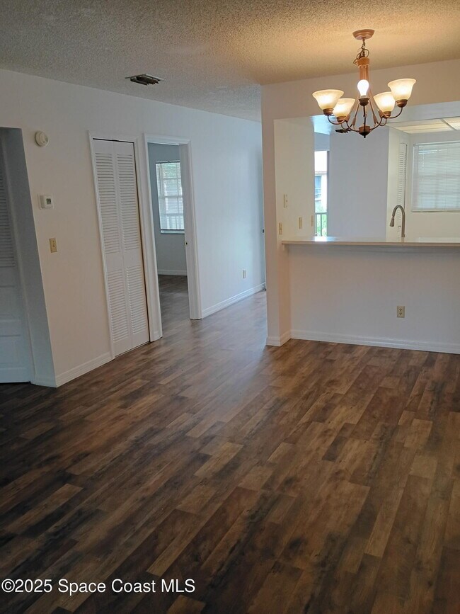 Building Photo - 3013 Sir Hamilton Cir
