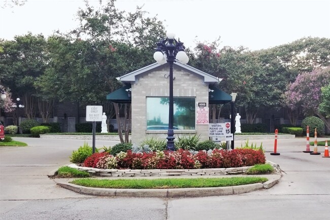 Building Photo - 6000 Reims Rd