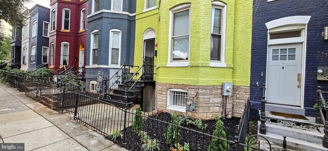 Building Photo - 1119 Montello Ave NE