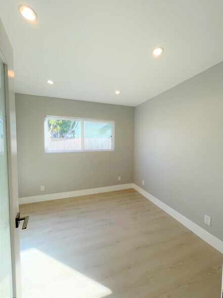 Building Photo - 36 Paloma Ave