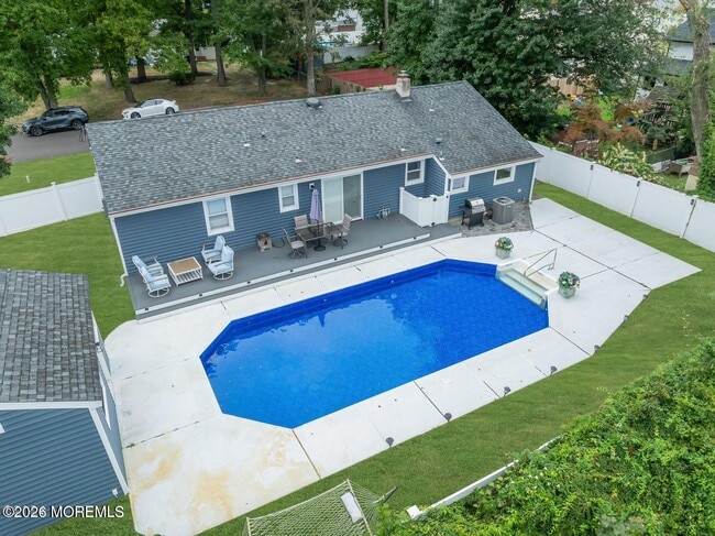 Building Photo - 1506 Evergreen Ave