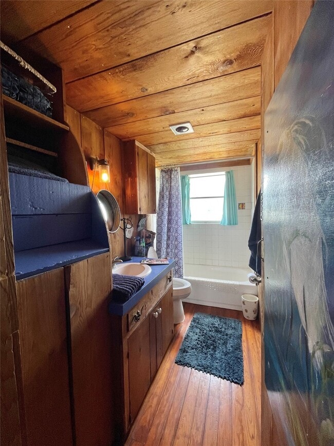 Building Photo - 1111 Surf Dr