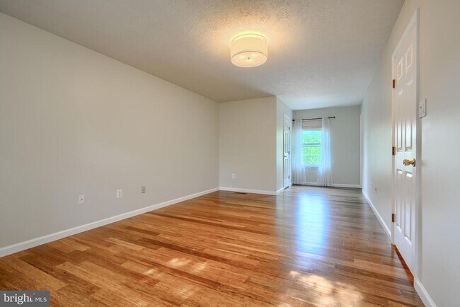Building Photo - 7804 Montreal Ct