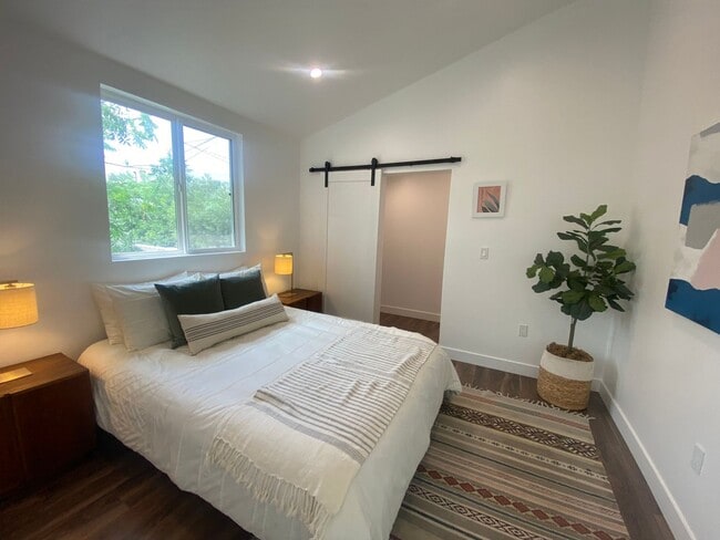 Building Photo - 5135 N Eagle Rock Blvd