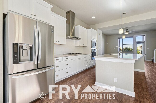 Building Photo - Beautiful 3 Bedroom Townhome in Belmar