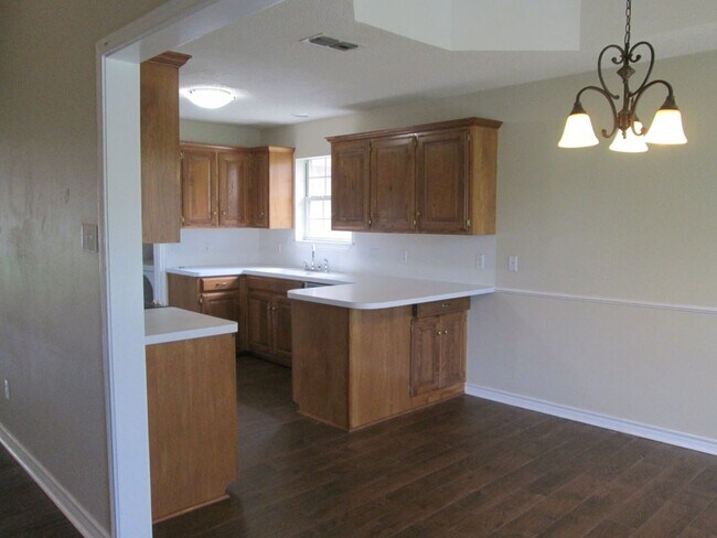 Building Photo - 3 bedroom 2 bath home in Tyler! Coming soon!