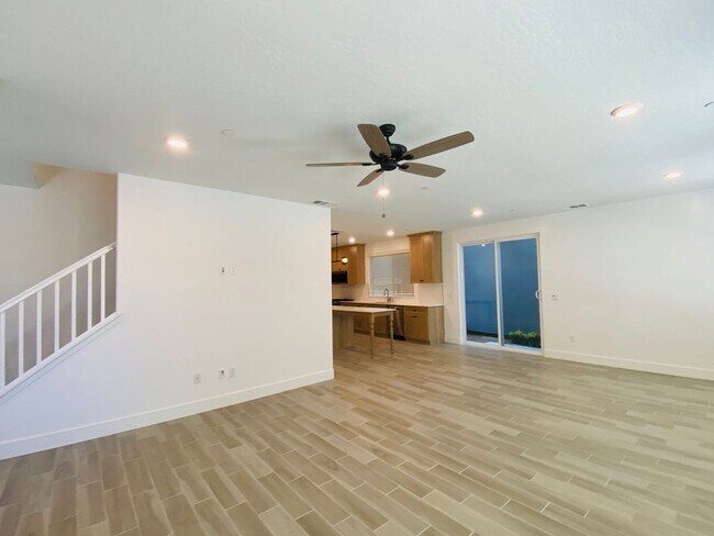 Building Photo - $2,295 + $100 Solar, Copper Ave. & Willow,...