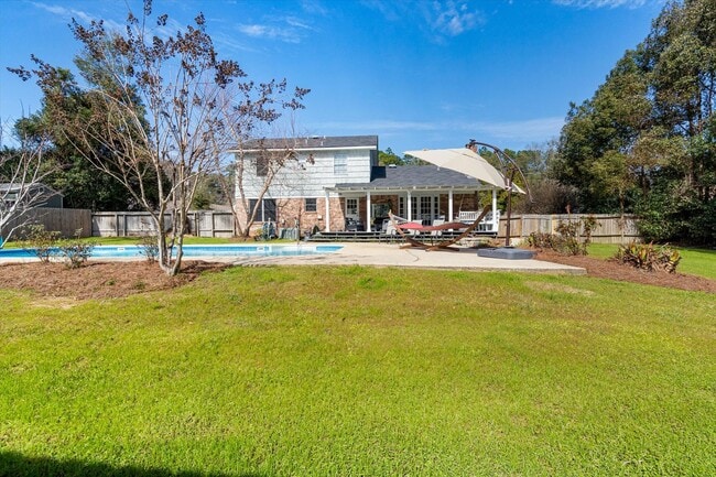 Building Photo - Spacious 4-Bedroom Home with Pool, Two Pri...