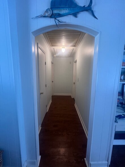 Building Photo - 100 Douglas Dr