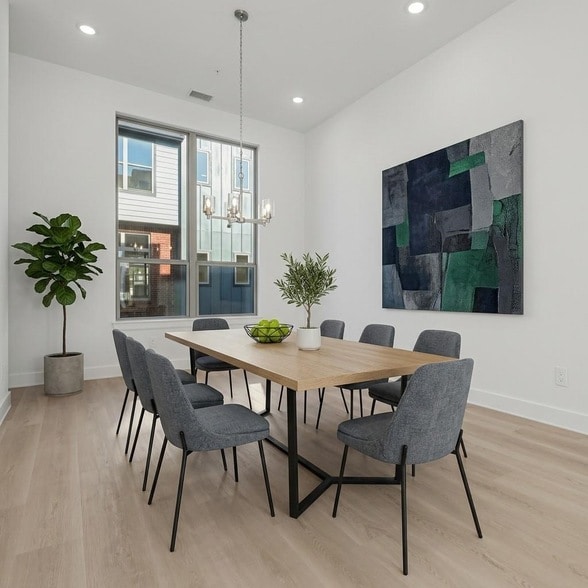 Building Photo - 13351 Goodland St