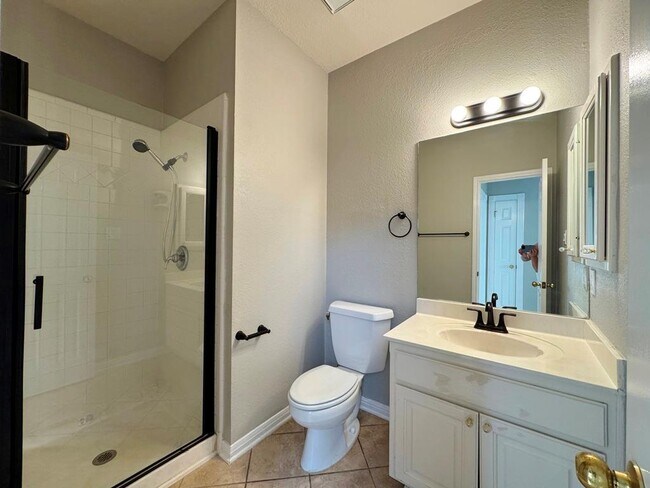 Building Photo - 5844 Back Bay Ln