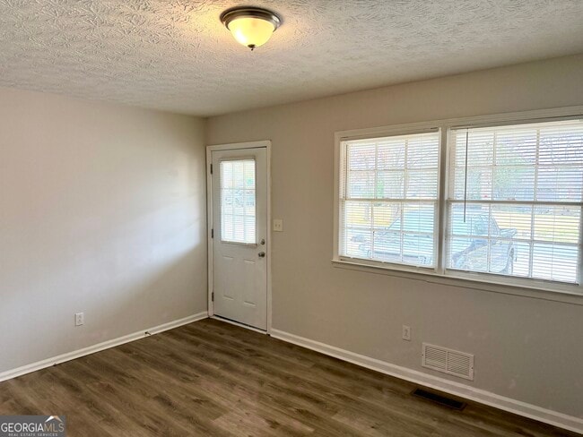 Building Photo - 88 Church St