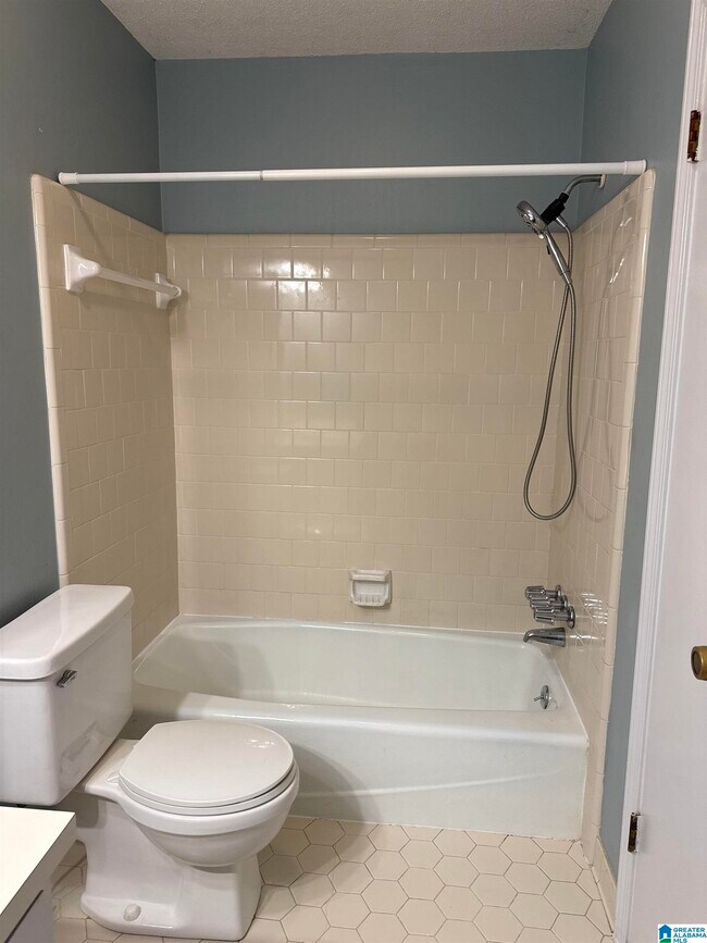 Building Photo - 284 Stonebridge Rd