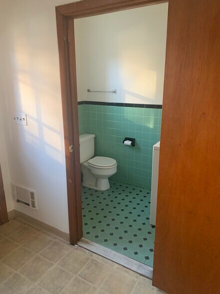 Half Bath With Washer and Dryer - 28 Horton St