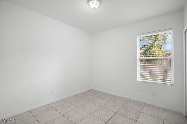 Building Photo - 3309 Armstrong Ct