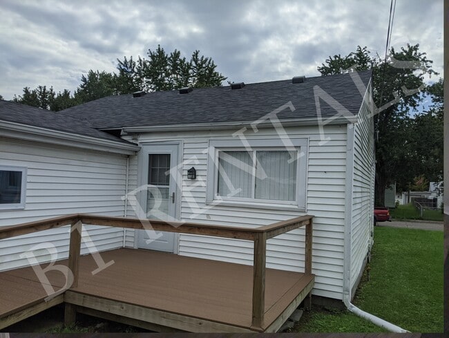 Building Photo - 707 S Vine St