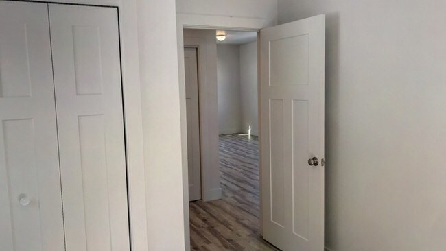 Building Photo - 1112 King Rd