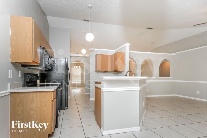 Building Photo - 2998 SW Vittorio St