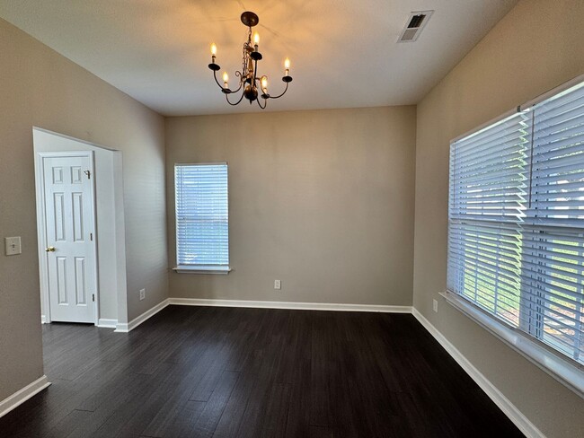 Building Photo - 803 Peachtree Meadows Cir