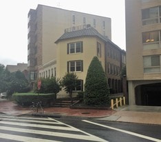 Building Photo - 900 24th St NW