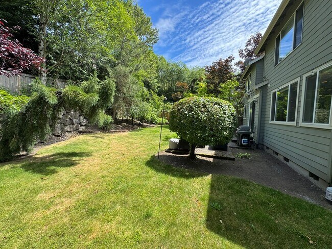 Building Photo - 4bd/2.5ba Sammamish Home