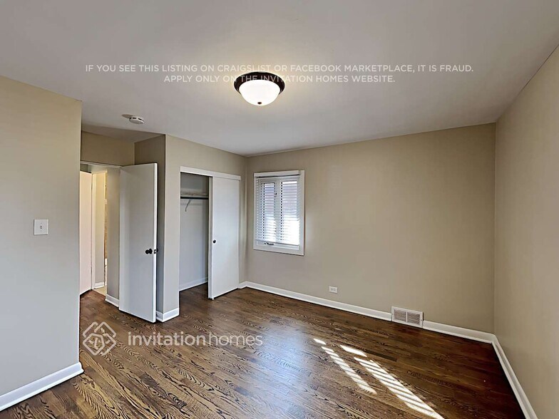 Building Photo - 9632 Mansfield Ave
