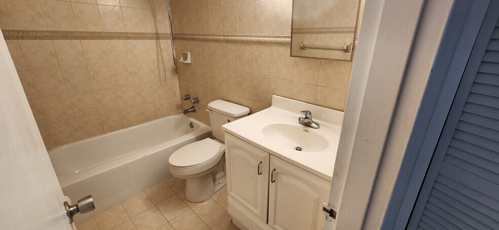 Building Photo - 3660 NE 166th St