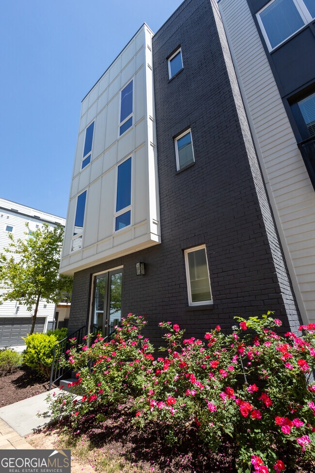 Building Photo - 708 Banton Dr NW