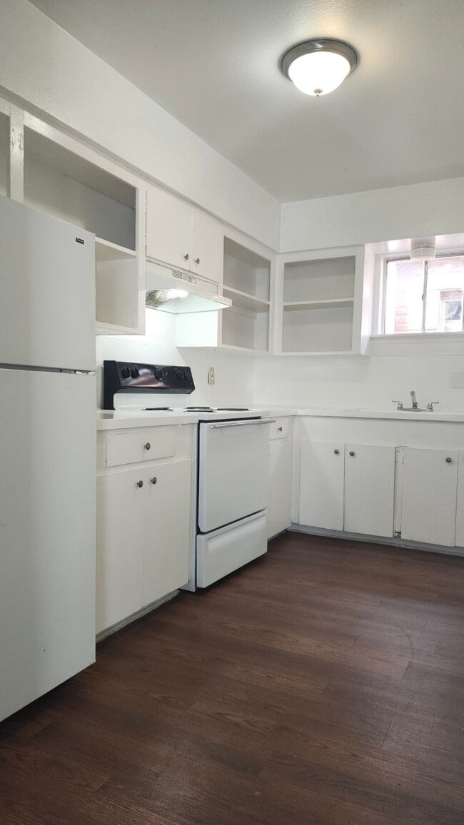 Building Photo - 105 Avondale St