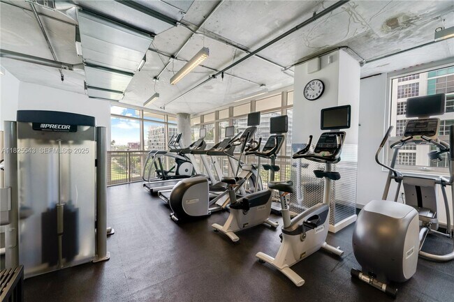 Building Photo - 3250 NE 1st Ave