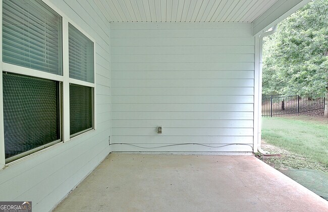 Building Photo - 270 S Ridge