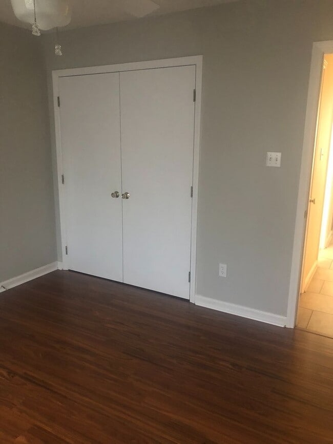 Building Photo - Beautiful Townhome 2Bed/ 1 Bath