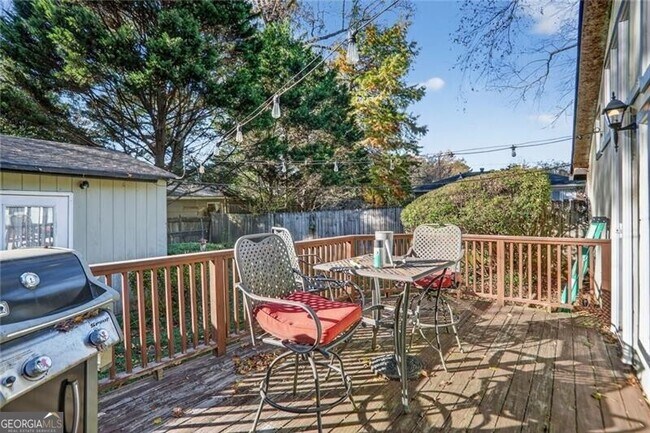 Building Photo - 3671 Bishop Dr