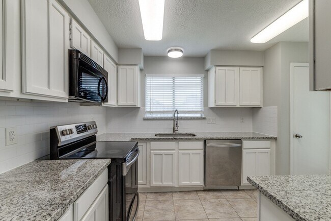 Building Photo - 7218 Ridgeberry Dr