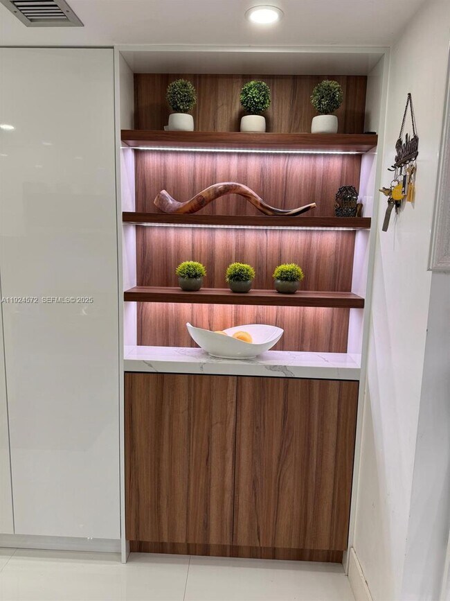 Building Photo - 3800 S Ocean Dr