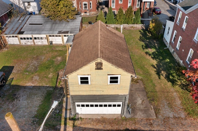 Building Photo - 607 Murray St