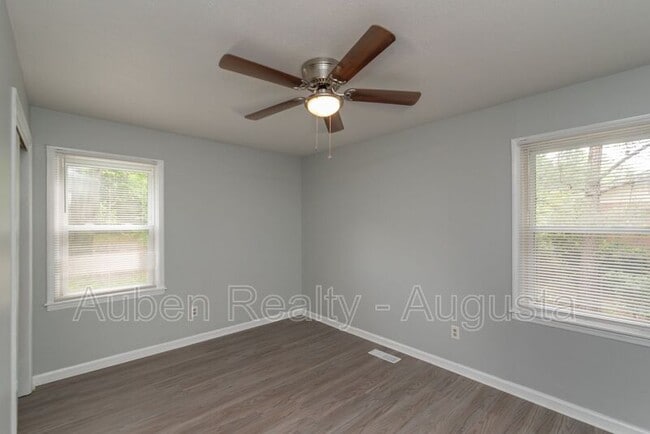 Building Photo - 2416 Barton Chapel Rd