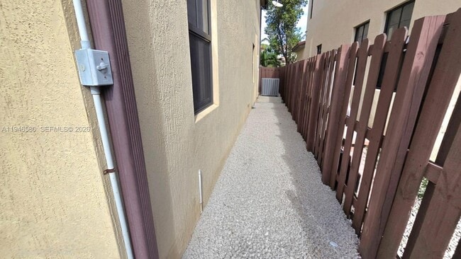 Building Photo - 10032 NW 87th Terrace