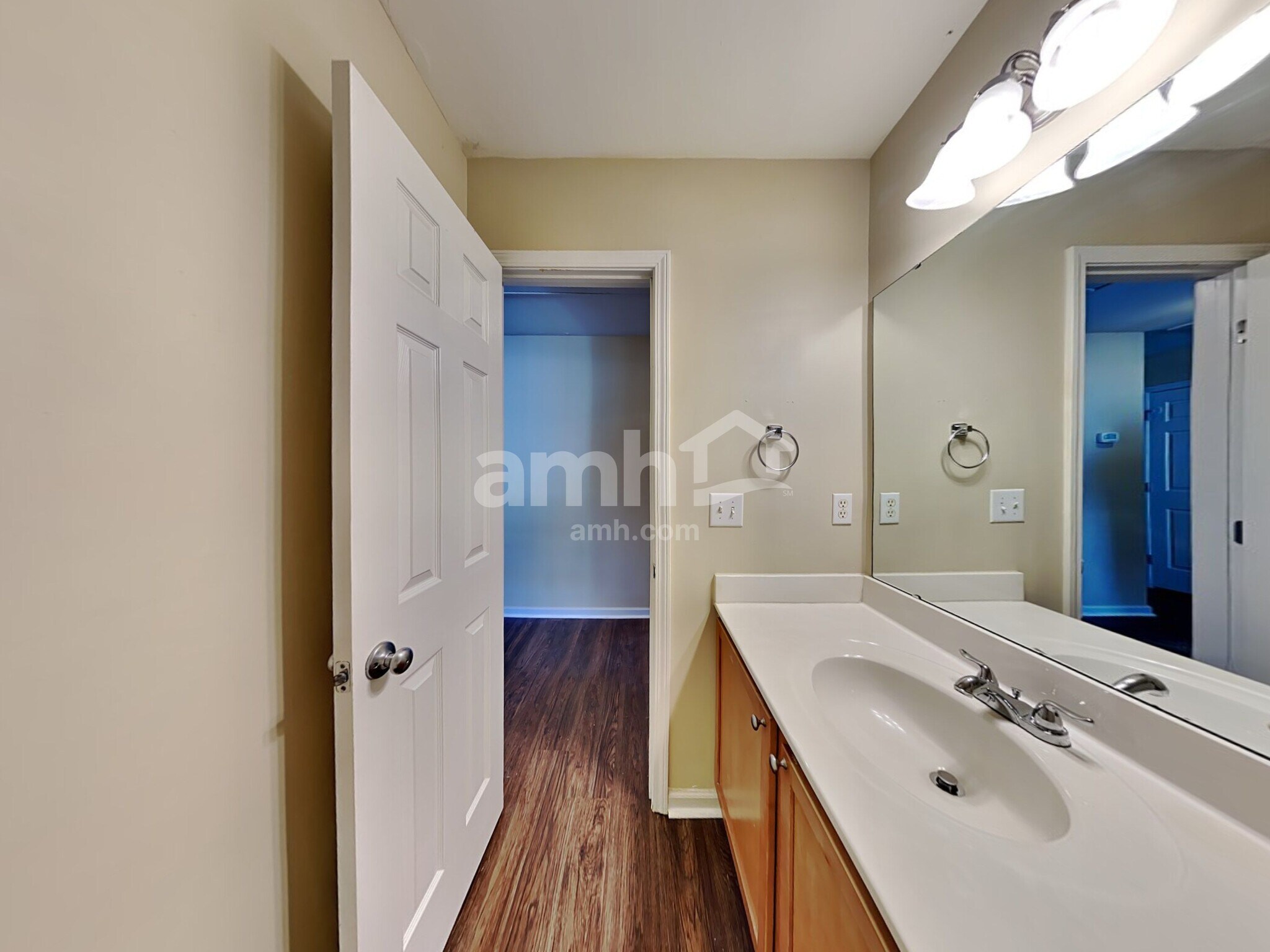 Building Photo - 5716 Running Fox Ln