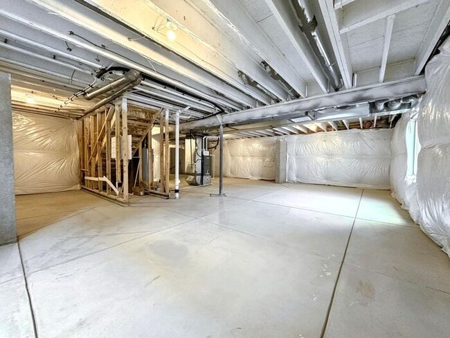 Building Photo - This property is located in a 55+ communit...