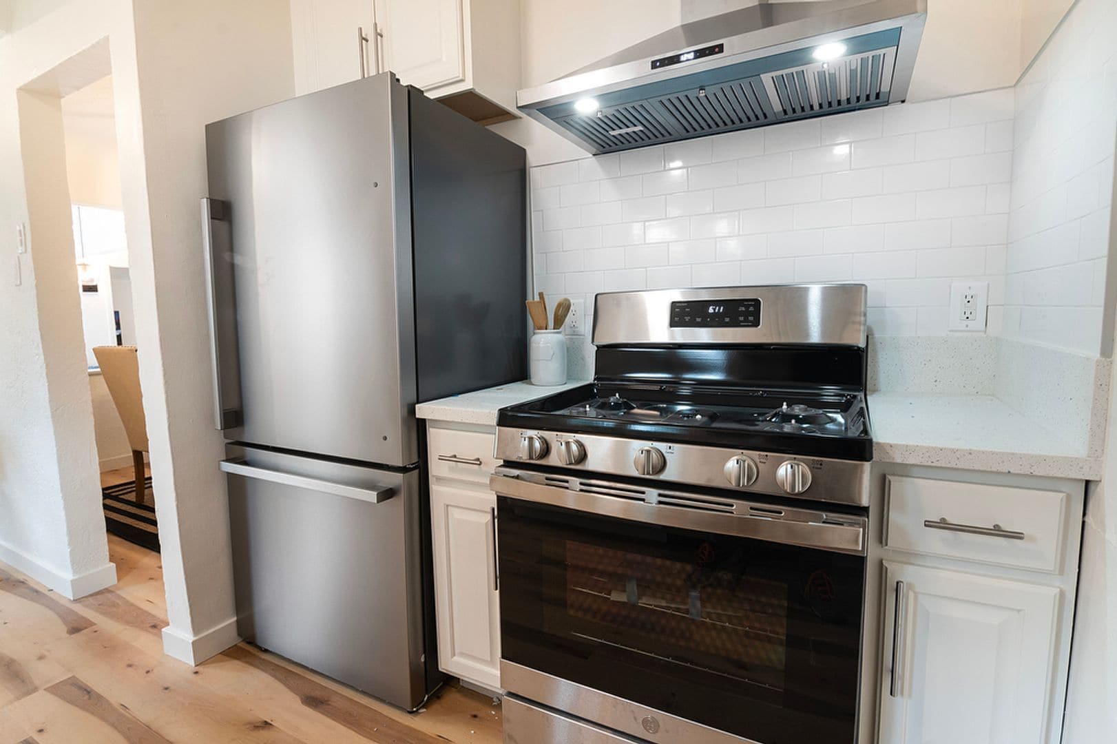 Building Photo - 15944 Hart St