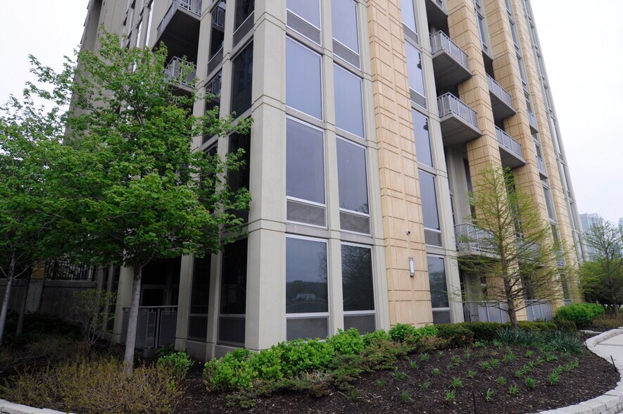 Primary Photo - 700 N Larrabee St