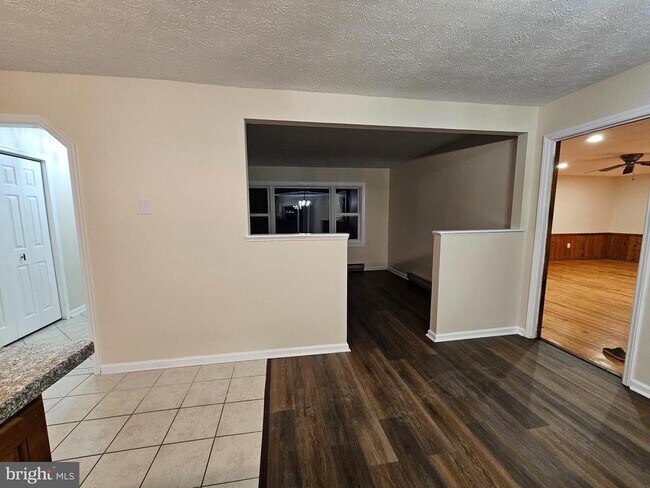 Building Photo - 310 Blue Mountain Rd