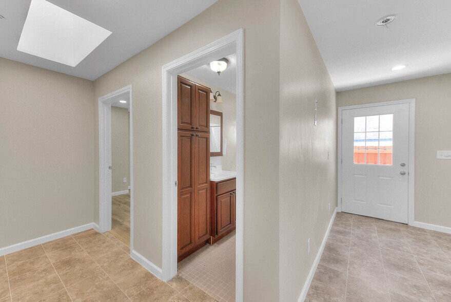 Building Photo - 24600 Cypress St