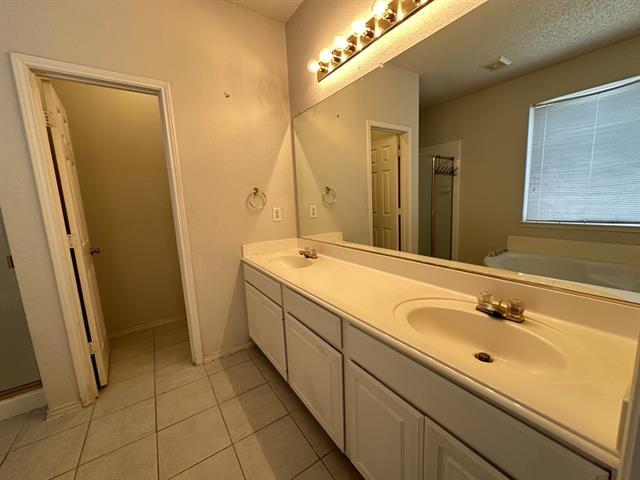 Building Photo - 3953 Windford Dr