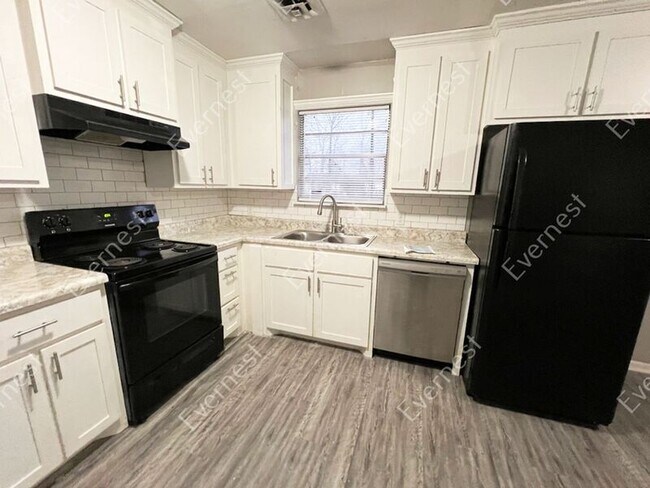 Building Photo - 7809 Bradley Dr